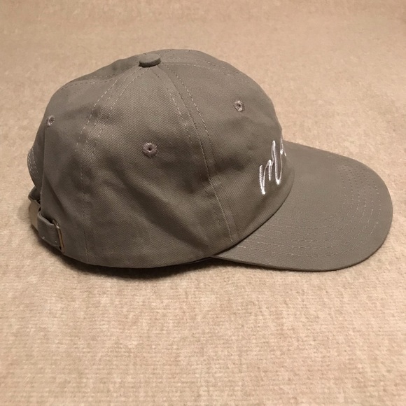 Mama Cap Hat classic 6 panel design w/ sweat-wicking support / adjustable close - Picture 11 of 16